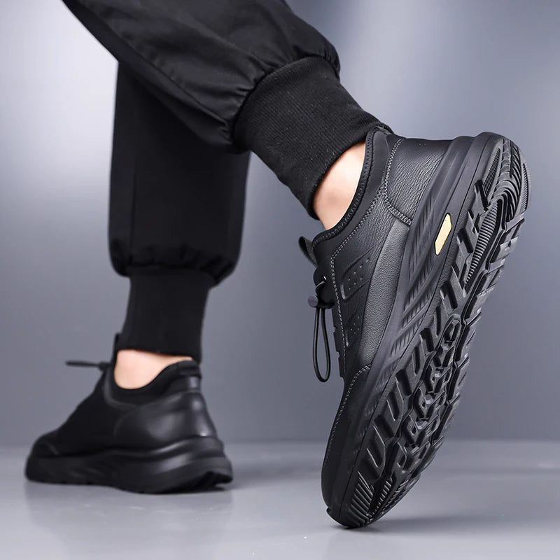 Men's Sports Shoes with Soft Leather Soles Low Heel Round Toe Laced Design New High-quality Fashionable Running Shoes.